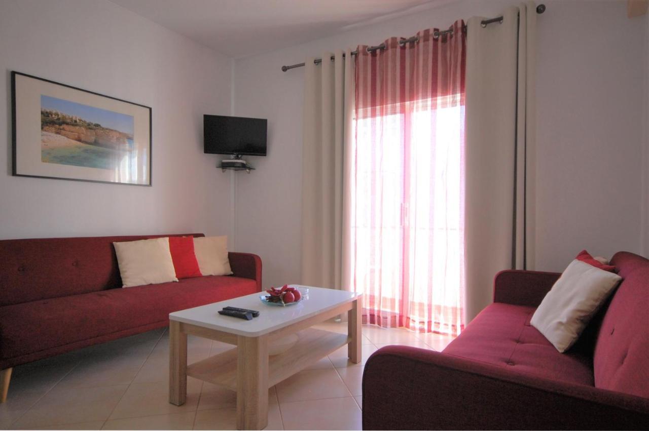Vila Mar Praia - Free Wifi - 50 M From The Beach アルマカオ・デ・ペラ エクステリア 写真